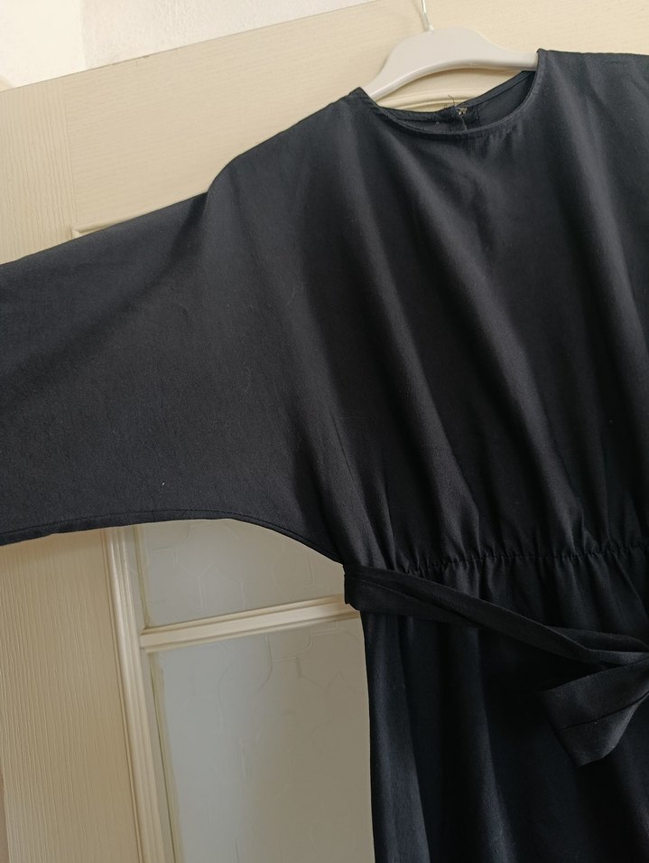 Uzun Siyah Kemerli Salaş Elbise - Görsel 4