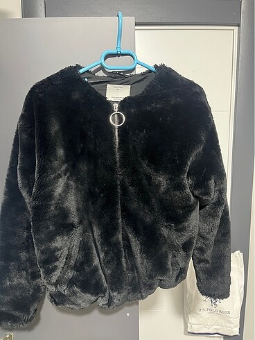 Bershka tüylü mont