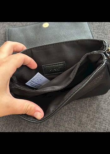 Mango Zincir Detaylı Siyah Deri Kadın Çapraz Çanta