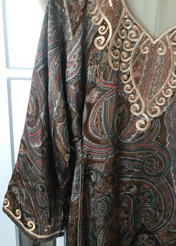 Uzun Kahverengi Nakışlı Bohem Elbise - Görsel 4