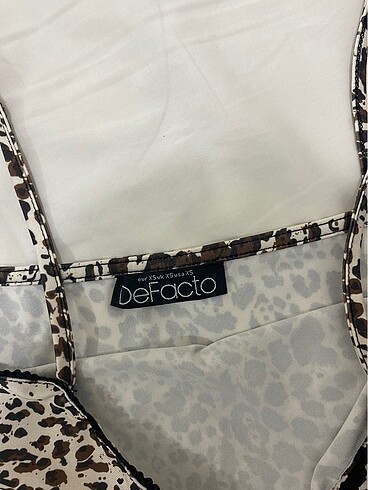 Defacto leopar crop