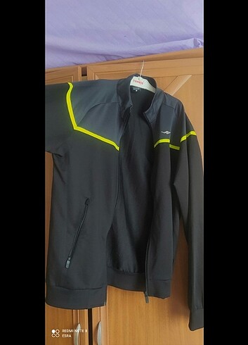 Spor hırka 