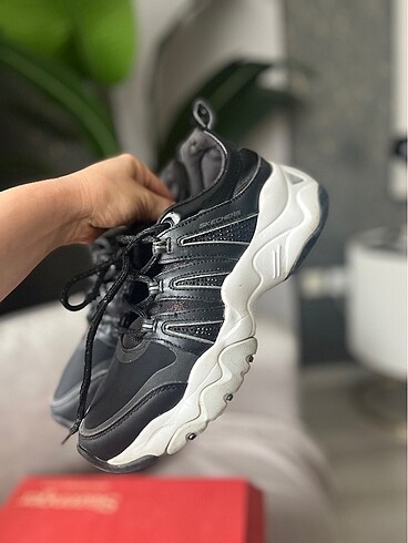 Skechers spor ayakkabı
