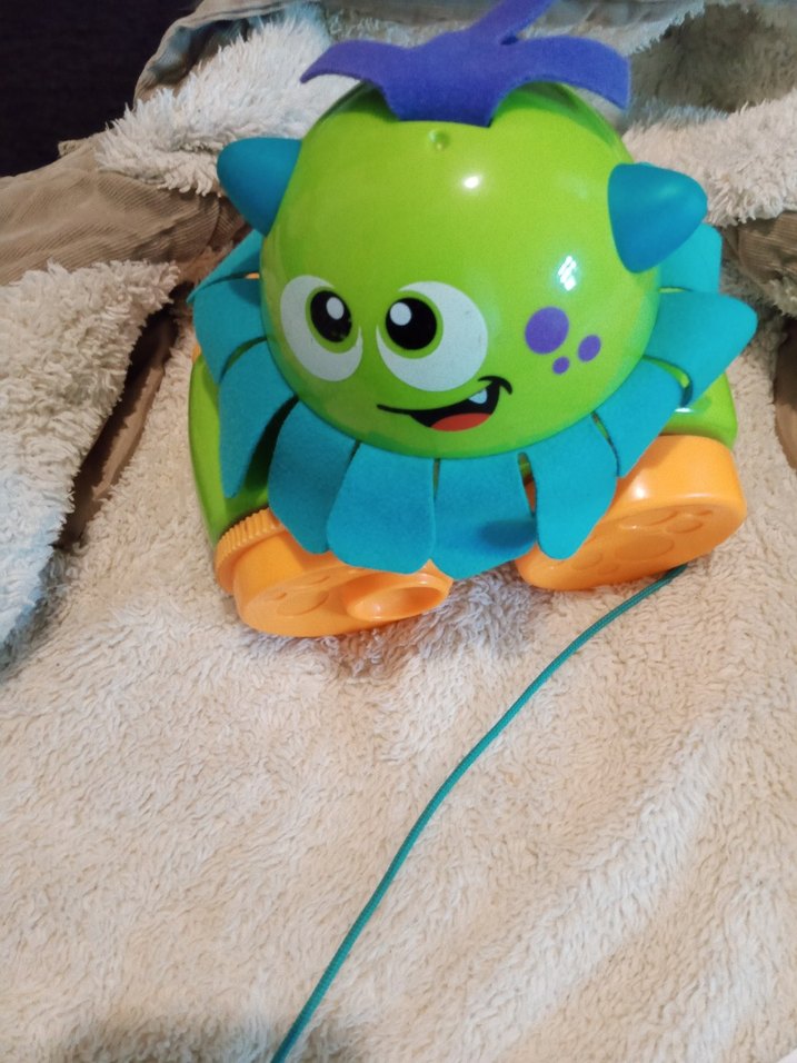 erkek çocuk mont ve oyuncaklar - Görsel 5