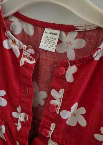 Kız Çocuk Kırmızı Çiçekli Düğmeli Elbise - Görsel 4