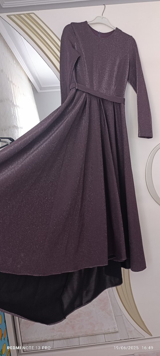 Kendinden simli kemerli tesettür elbise - Görsel 2