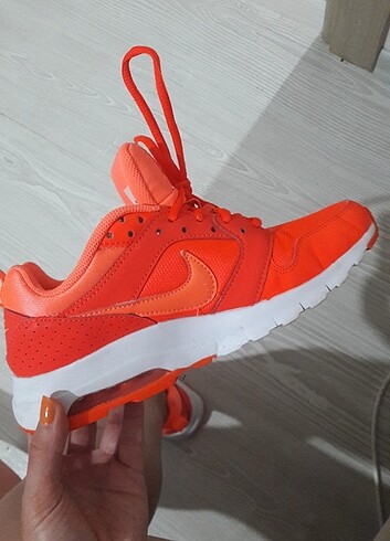 Neon nike spor ayakkabı
