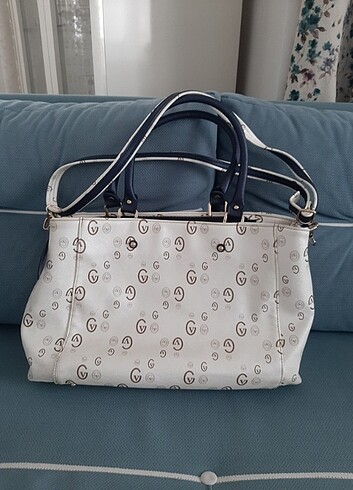 Gavello 28×40 ölçüsünde büyük şık Gavello Çanta