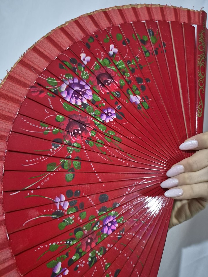 Kırmızı Çiçek Desenli Katlanabilir Yelpaze - Görsel 2