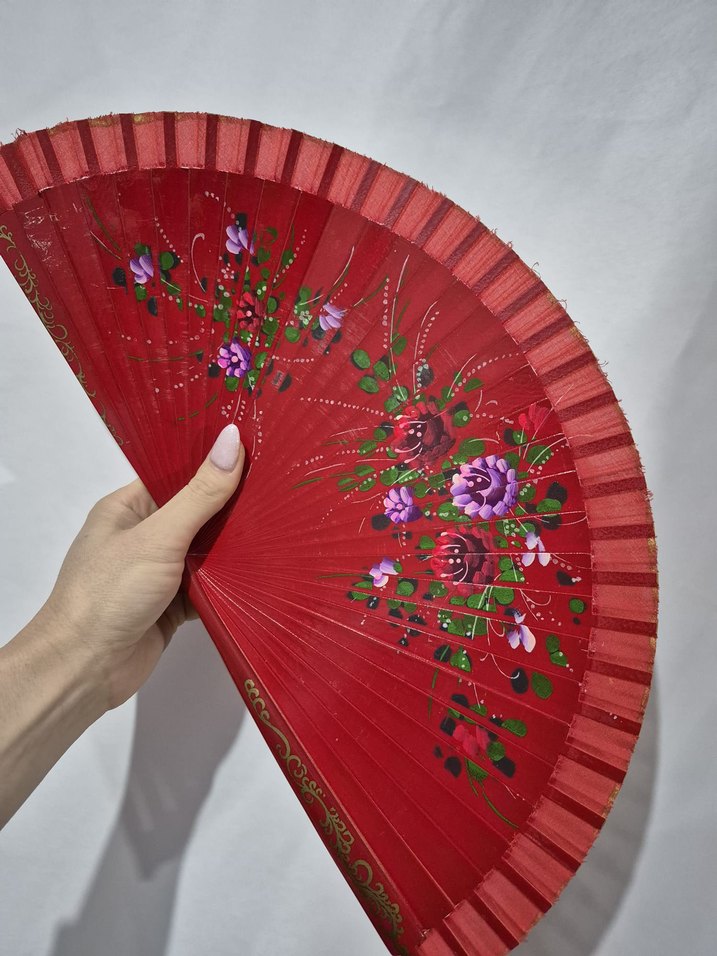 Kırmızı Çiçek Desenli Katlanabilir Yelpaze - Görsel 4