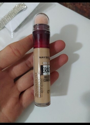 Maybelline kapatıcı 01