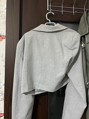 l Beden Gri crop blazer