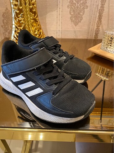 Adidas spor ayakkabı