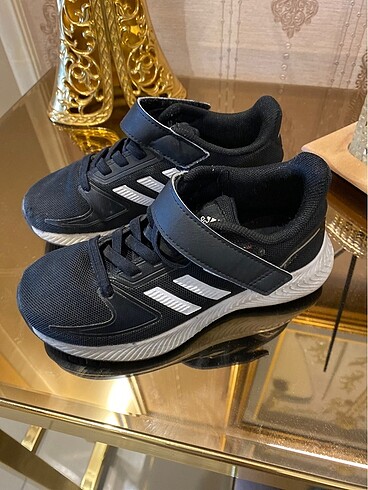 28 Beden siyah Renk Adidas spor ayakkabı