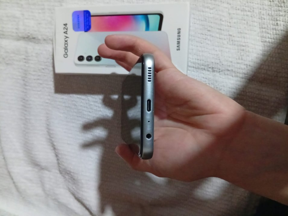 Samsung Galaxy A24 Beyaz Android Telefon - Görsel 3