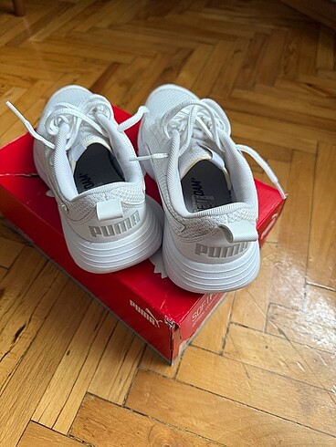 37 Beden beyaz Renk Unisex Puma ayakkabı