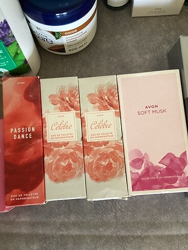 Avon celebre parfüm