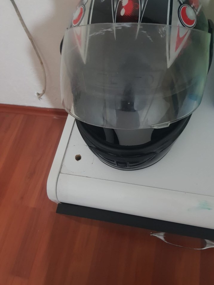 Kilitli Siyah Baskılı Motosiklet Kaskı - Görsel 2