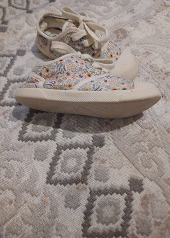 ZARA Kız Çocuk Bağcıklı Çiçek Desenli Sneaker - Görsel 3