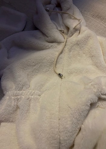 Kırık beyaz kürk mont - Görsel 4