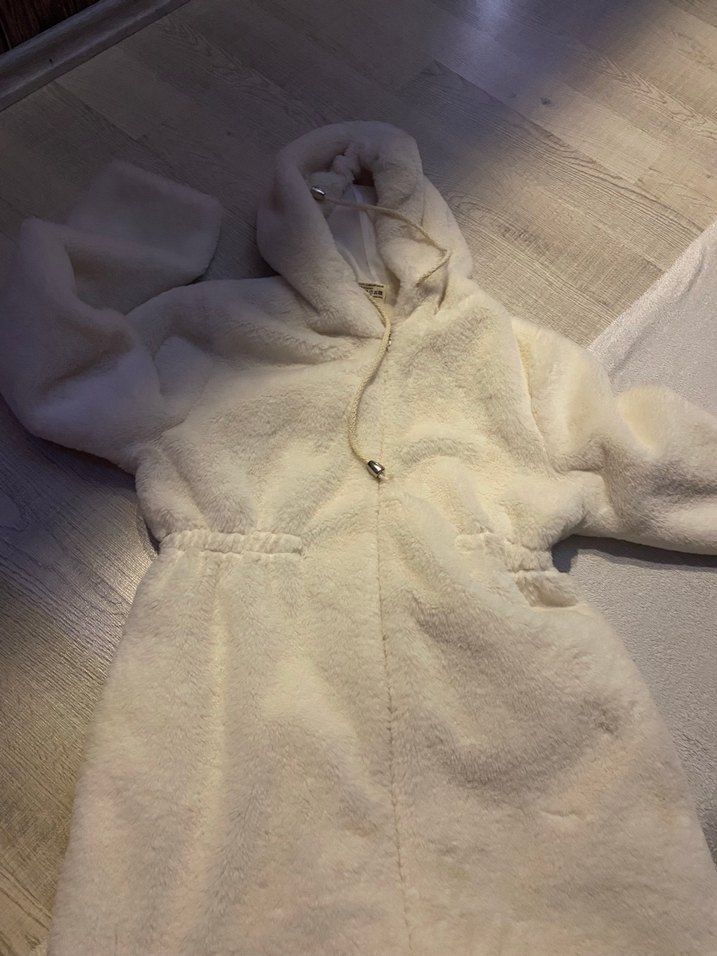 Kırık beyaz kürk mont - Görsel 3