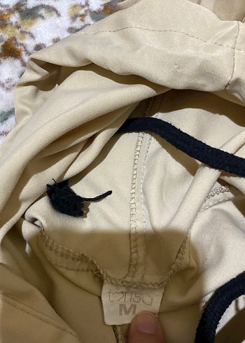 Bej Parlak Uzun Kadın Kapüşonlu Kaban - Görsel 2