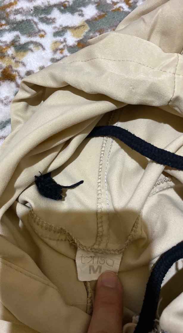 Bej Parlak Uzun Kadın Kapüşonlu Kaban - Görsel 2