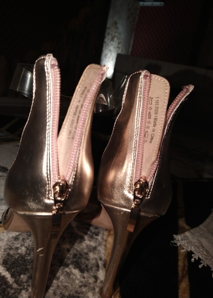 Şeffaf ayakkabı - Görsel 3