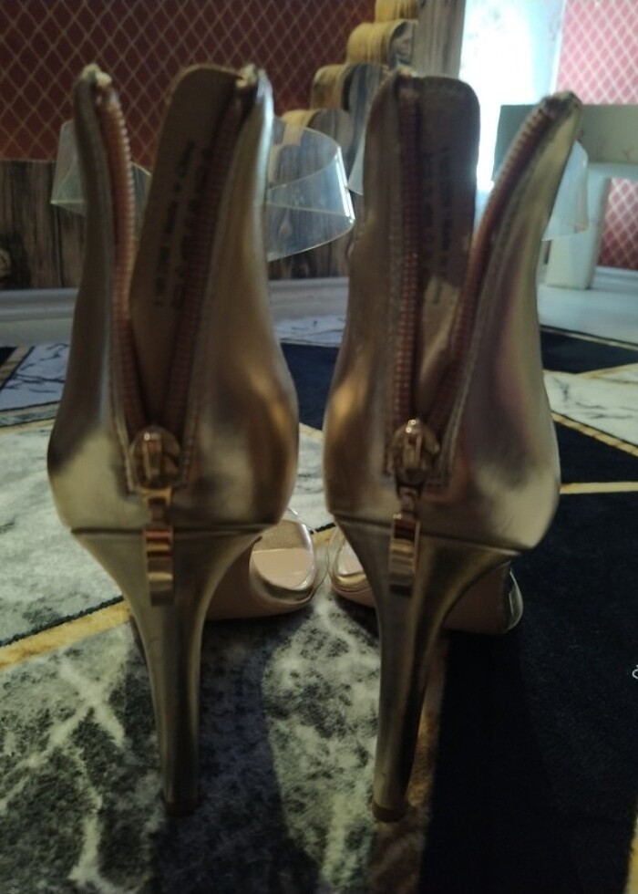 Şeffaf ayakkabı - Görsel 4