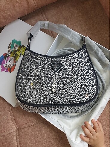 Prada Prada taşlı çanta