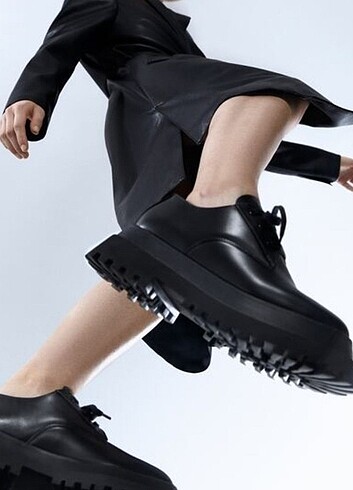 Sıfır ayarında Zara platformlu düz blucher ayakkabı.en fazla 3 k