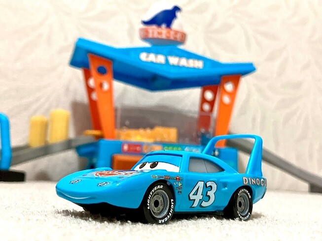 Pixar Cars / Dinoco Car Wash set - HEDİYELİ