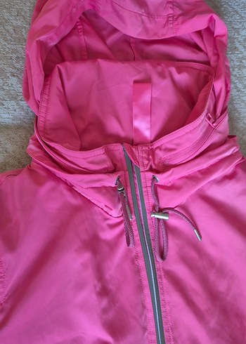 Pembe yağmurluk - Görsel 2