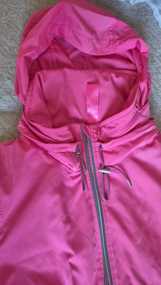 Pembe yağmurluk - Görsel 2