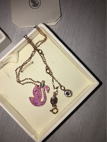 Swarovski swan kolye