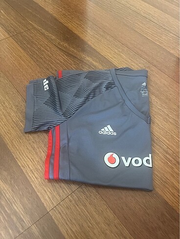 Beşiktaş 2017-18  bayan forma - Görsel 5