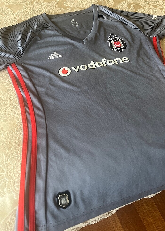 Beşiktaş 2017-18  bayan forma - Görsel 2