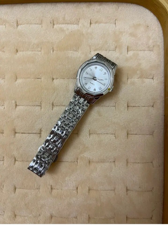 Gri Kemerli Kadın Kol Saati - Görsel 3