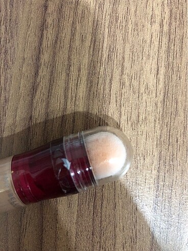 Beden Maybelline göz altı kapatıcısı
