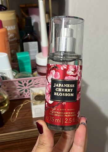 Bath&Body Works Japanese Cherry Blossom Kadın Vücut Spreyi