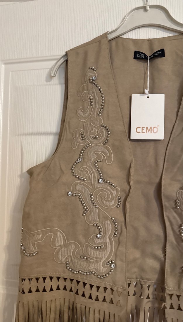 Bej Nakışlı Püsküllü Süet Yelek - Görsel 3