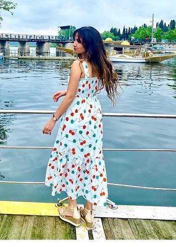 Kirazlı beyaz elbise - Görsel 2