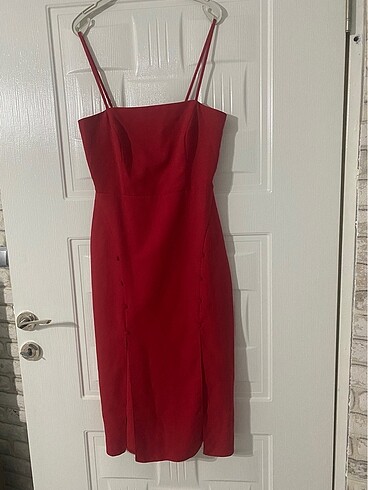 Kırmızı zarif elbise