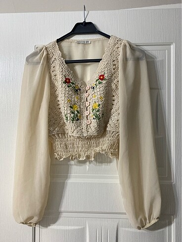 Vintage nakış detaylı bluz
