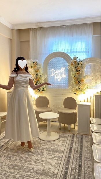 Beyaz inci detaylı nişan elbisesi