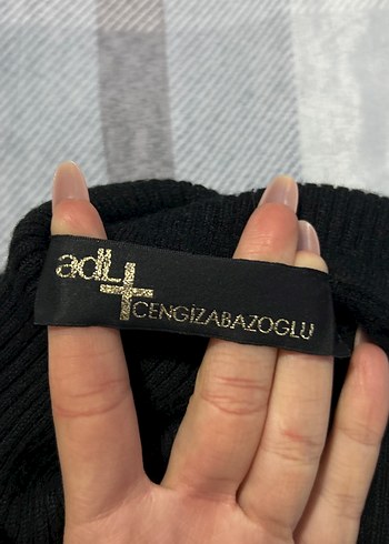 Adil Işık Düğmeli Siyah Balıkçı Yaka Kadın Kazak