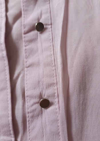Pembe V Yaka Düğmeli Gömlek - Görsel 2