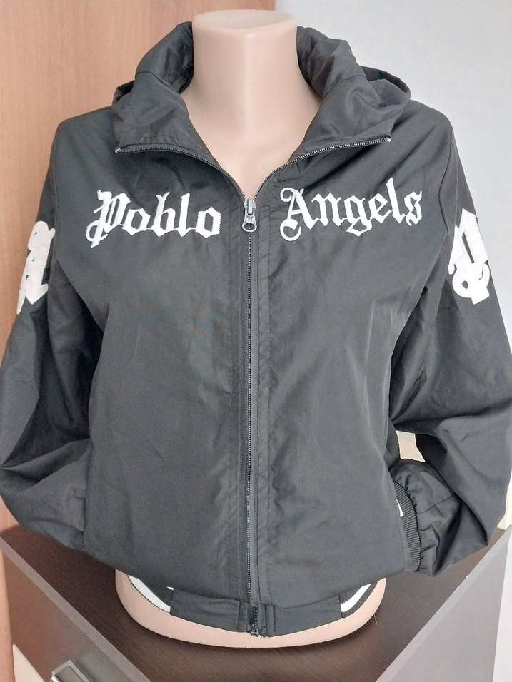 Astarli siyah Crop top yağmurluk - Görsel 3