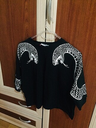 Yılan desenli crop