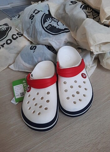 Beyaz Crocs Terlik